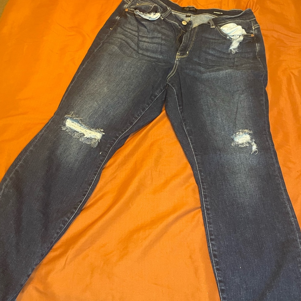 judy blue ripped knee jeans